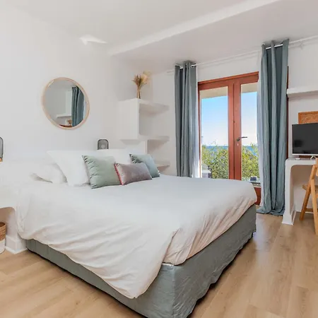 לינה וארוחת בוקר Puccinelli *